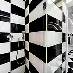 Black And White Apartma *