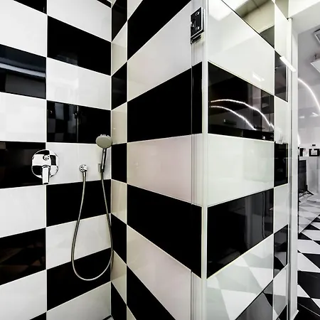 Black And White Apartment *