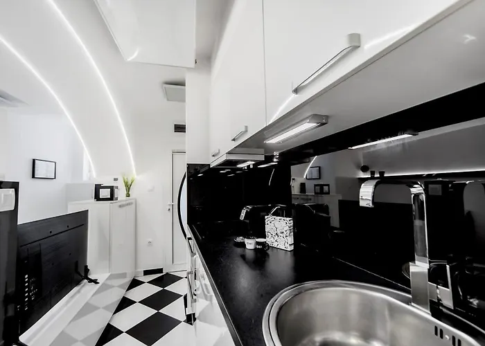 Apartment Black And White *