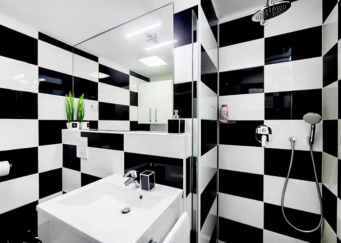 Black And White Любляна